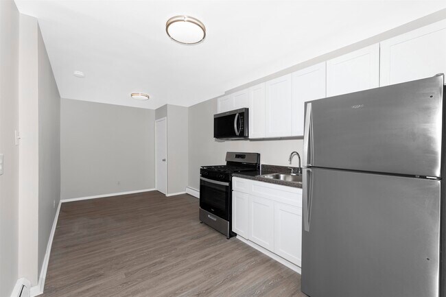 Building Photo - 423 Avenue C