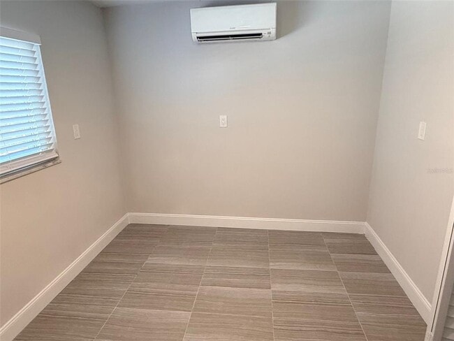 Building Photo - 2802 Pass a Grille Way