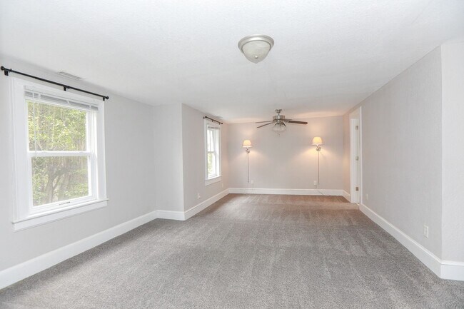 Building Photo - Stunning home rental in Portsmouth!