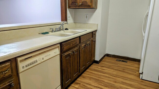 Building Photo - 16 Akokisa Dr