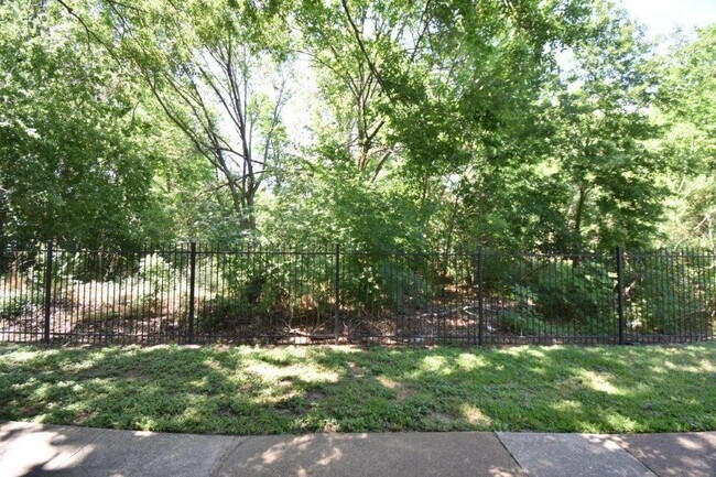 Building Photo - 6602 Harbor Town Dr