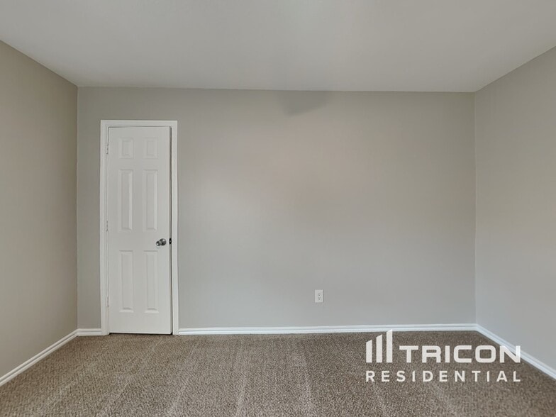 Building Photo - 1107 Longhorn Ln