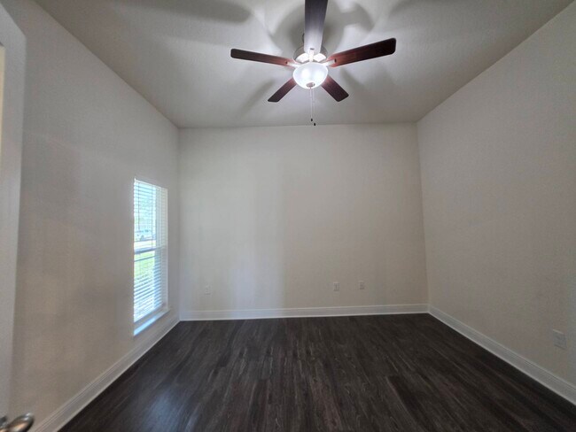 Building Photo - 6229 Redberry Dr