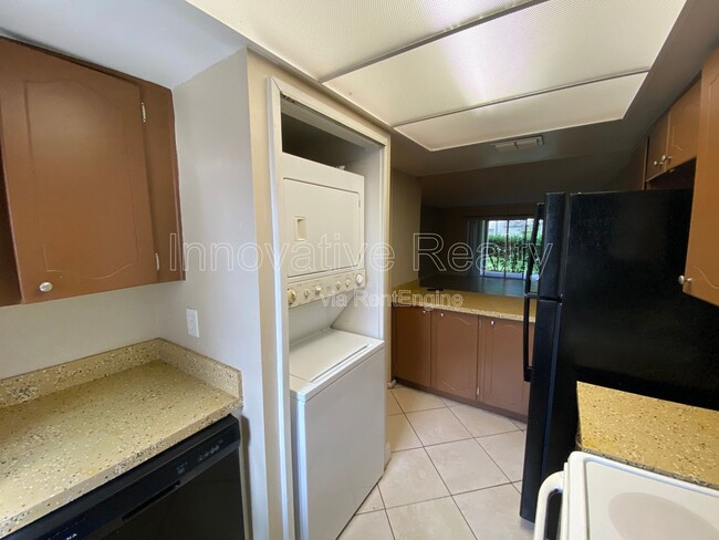 Building Photo - 623 E San Sebastian Ct