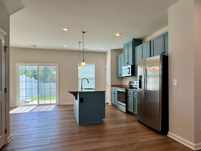 Building Photo - 4914 Crossley St