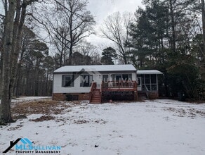 Building Photo - 5802 Lillie Dr