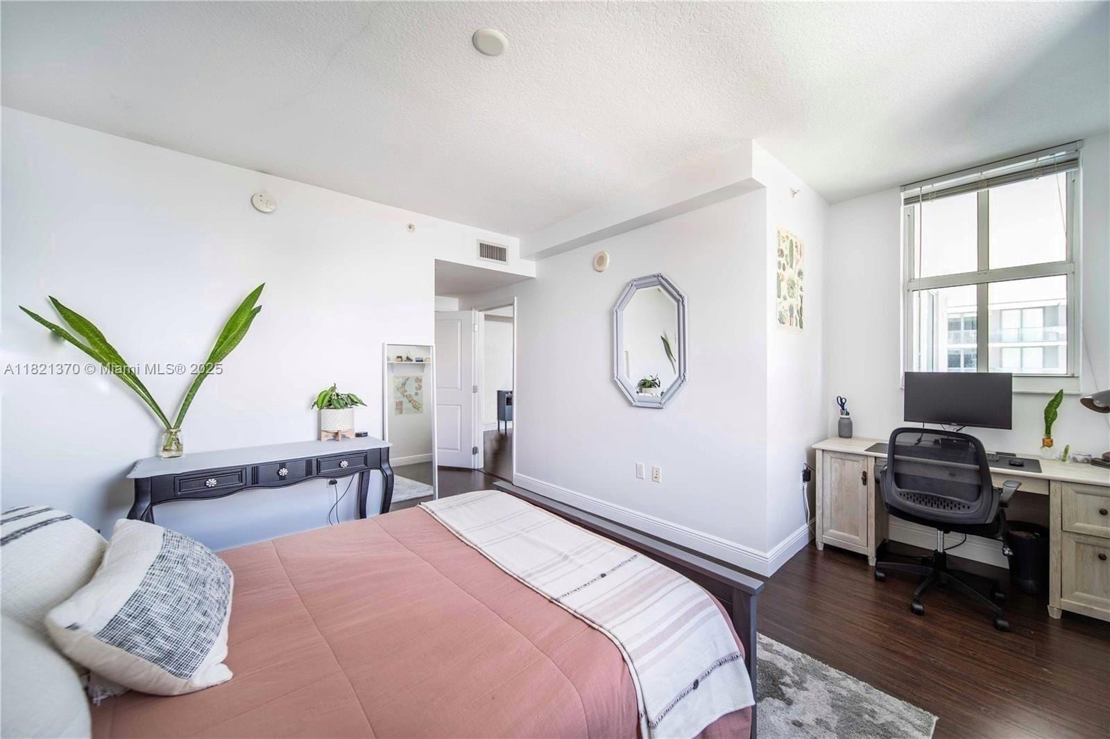 Building Photo - 1250 S Miami Ave