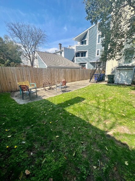 Building Photo - 613 Redgate Ave