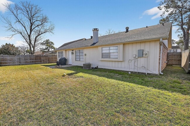 Building Photo - 9514 Marblemount Dr