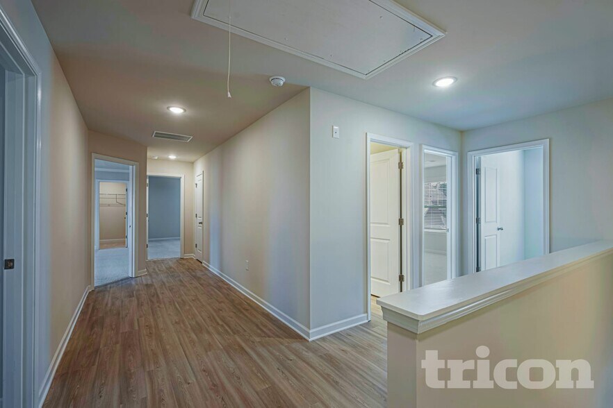 Building Photo - 503 Slyfox Ln