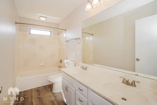 Building Photo - 946 Dianthus Ct