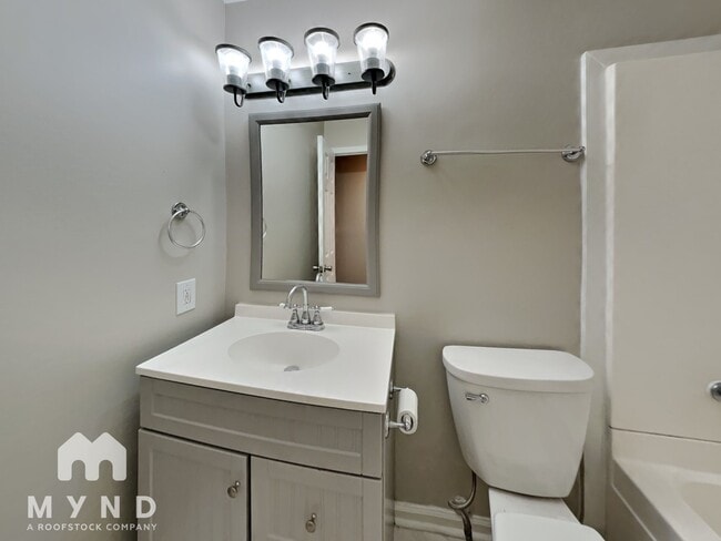 Building Photo - 121 Nicklaus Dr