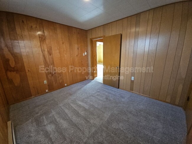 Building Photo - 427 Madison St