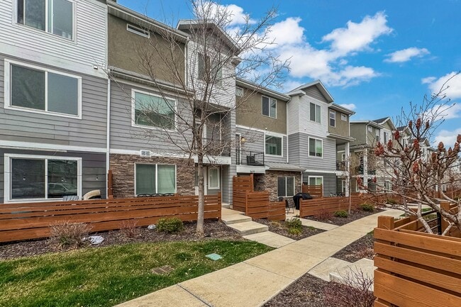 Primary Photo - 3677 Golden Sky Ln