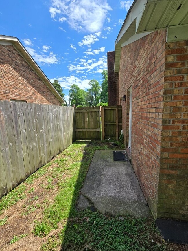 Building Photo - 119 Windsor Ct