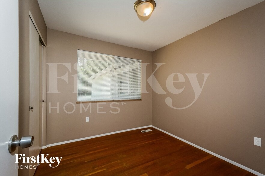Building Photo - 3065 Parker Rd