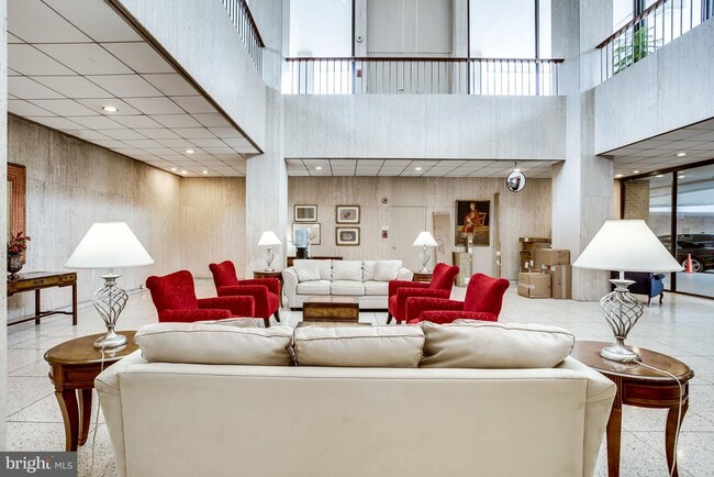 Building Photo - 1425 4th St SW