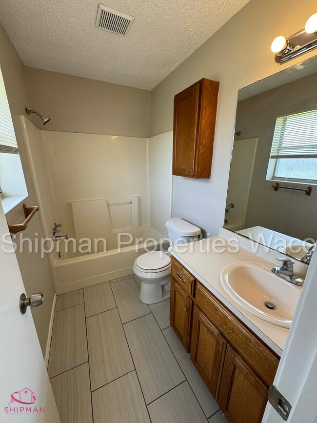 Building Photo - 4709 Lexington St