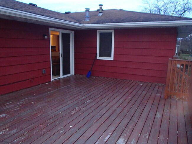 Building Photo - 2527 23rd Ave NW