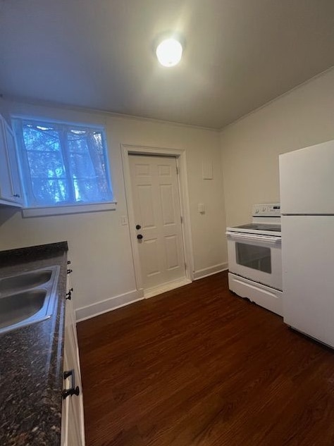 Building Photo - 208 Crestfield Rd