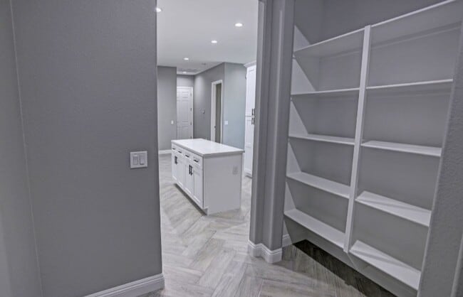 Building Photo - CALVADA VALLEY U3 - Galaxy Street