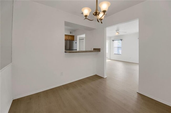 Building Photo - 2510 Huntingdon Chase