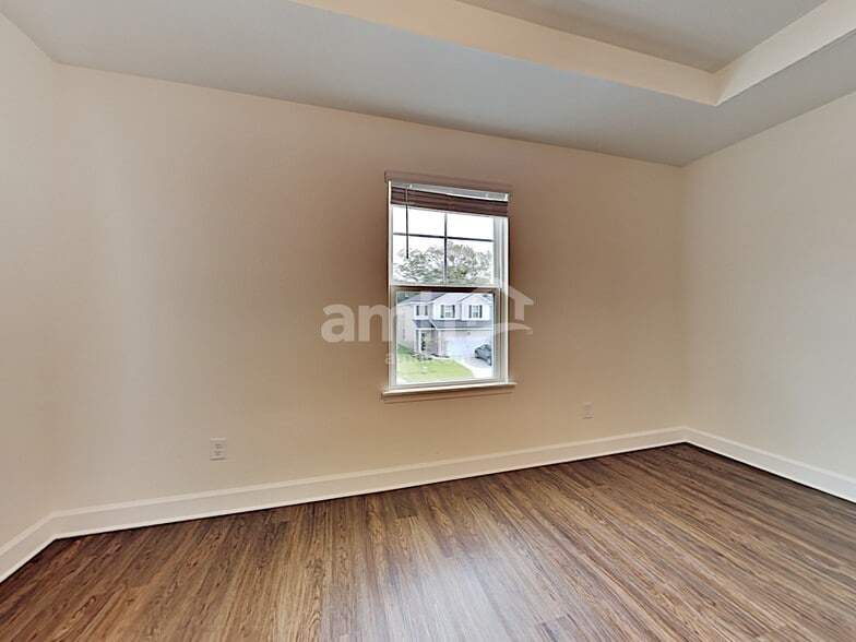 Building Photo - 8632 Highfield Ave