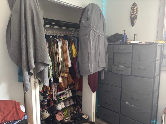 Building Photo - 5637 W 63rd St