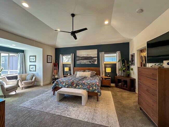 Building Photo - Stunning home available in Stone Creek!  Must see the interior!