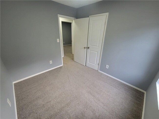 Building Photo - 1085 Mainstreet Valley Dr