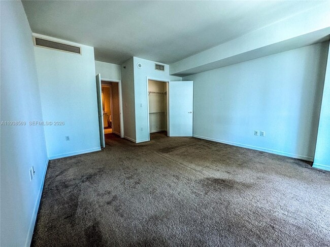 Building Photo - 500 Brickell Ave