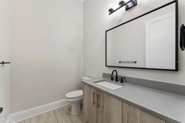 Building Photo - 481 W Davis Blvd