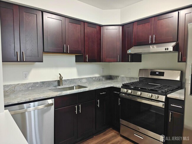 Building Photo - 1221 Waterford Dr