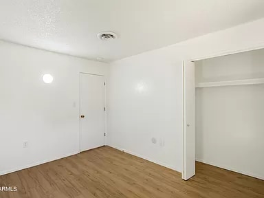 Building Photo - 579 E Raymond Dr