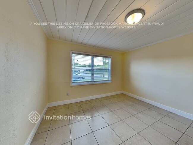 Building Photo - 314 SW 4th Ave