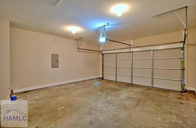 Building Photo - 147 Rimes Ave SE