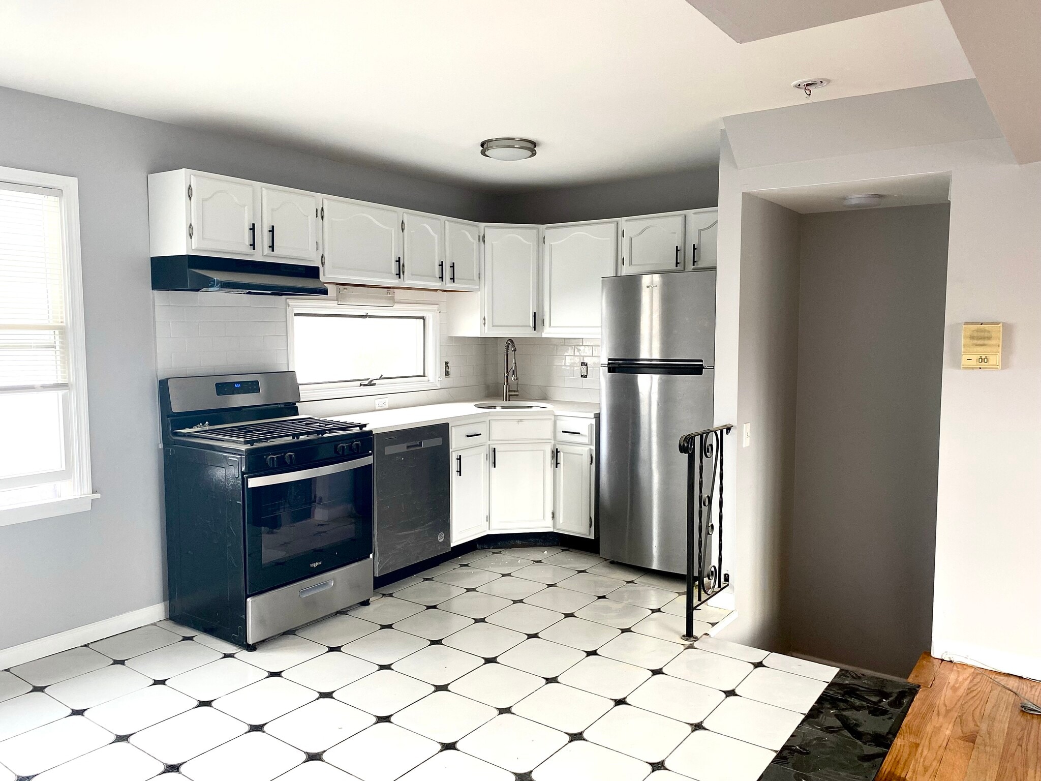 Building Photo - 509 Central Ave