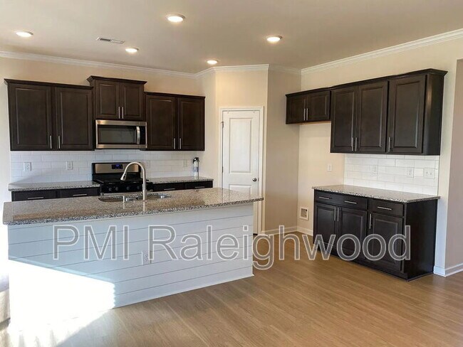 Building Photo - 2124 Fox Chapel Pl