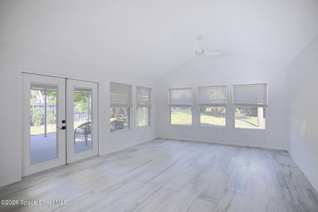 Building Photo - 140 Flores St