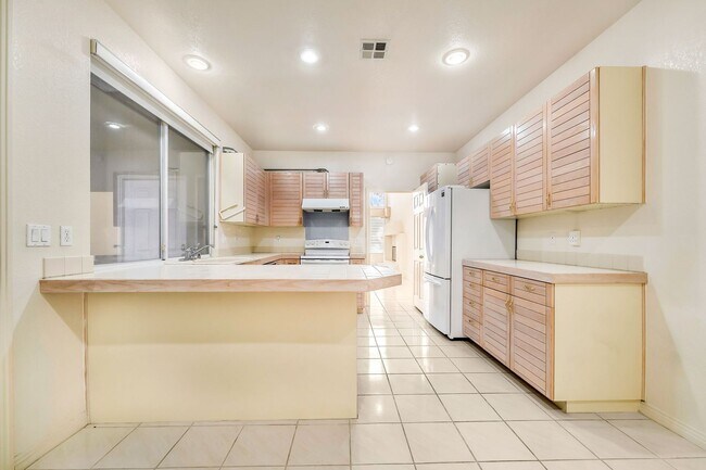 Building Photo - 4970 Mt Pleasant Ln