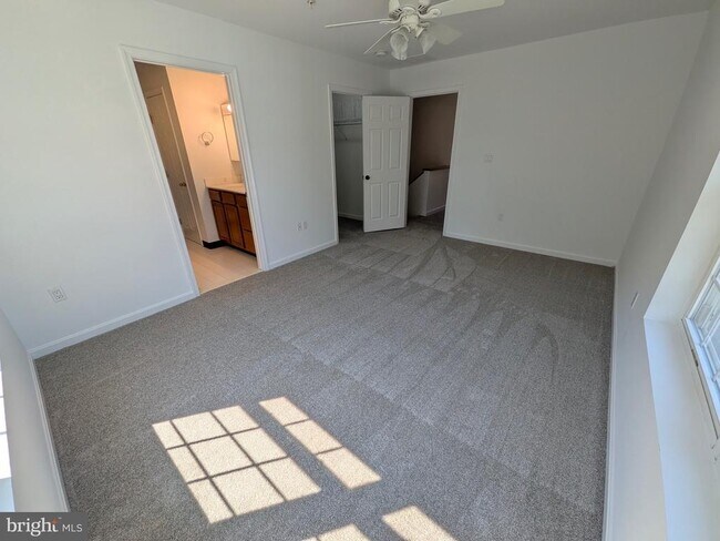 Building Photo - 310 Del Rhodes Ave