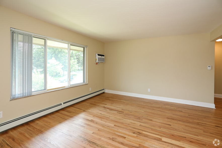 2 BR, 1 BA - 790 SF, Upgraded - Wyndham Hill Apartments