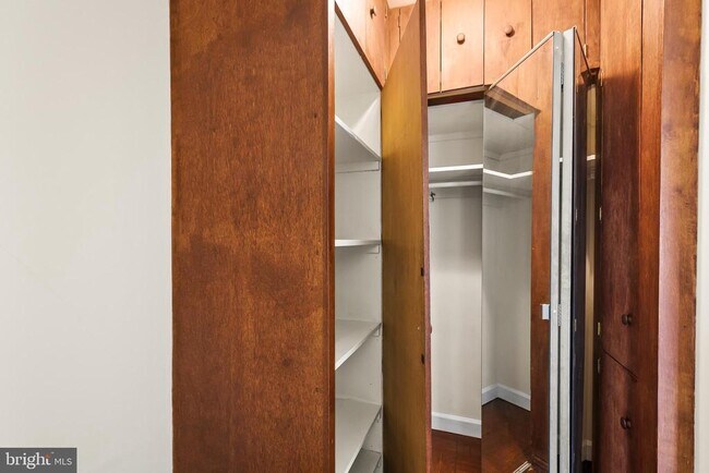 Building Photo - 1111 Arlington Blvd