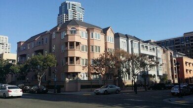 Building Photo - $2595. Marina District upgraded 1bd 1ba with balcony 735 sq ft