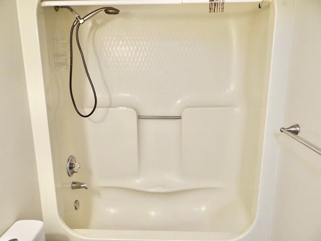 Building Photo - Beautifully Remodeled 2 Bed/2 Bath in Deer Creek @ Deerfield Surfside