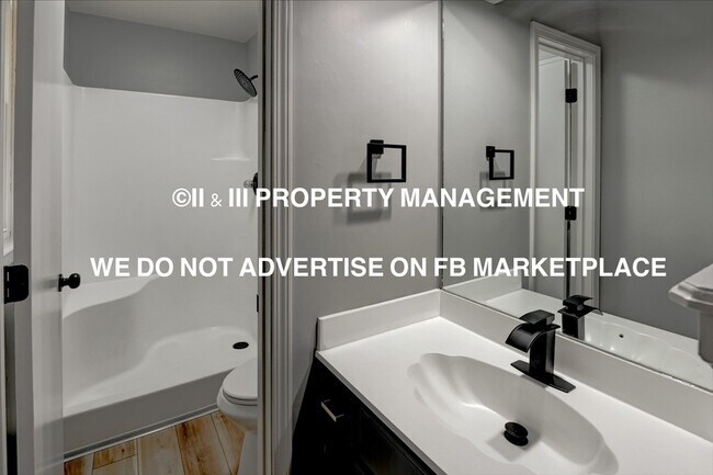 Building Photo - 1114 NE Richardson Pl