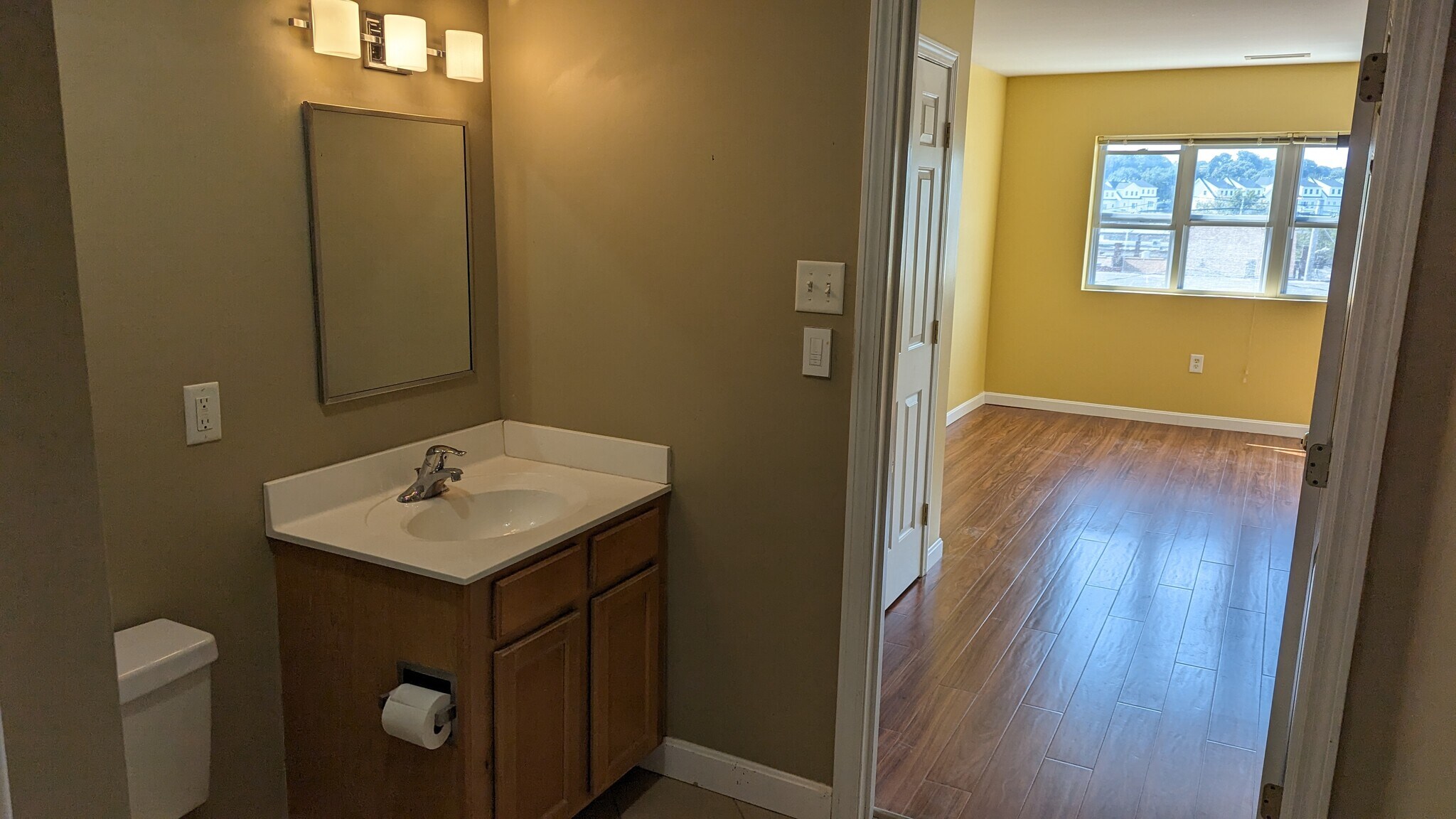 Master bathroom + shower - 211 Central St