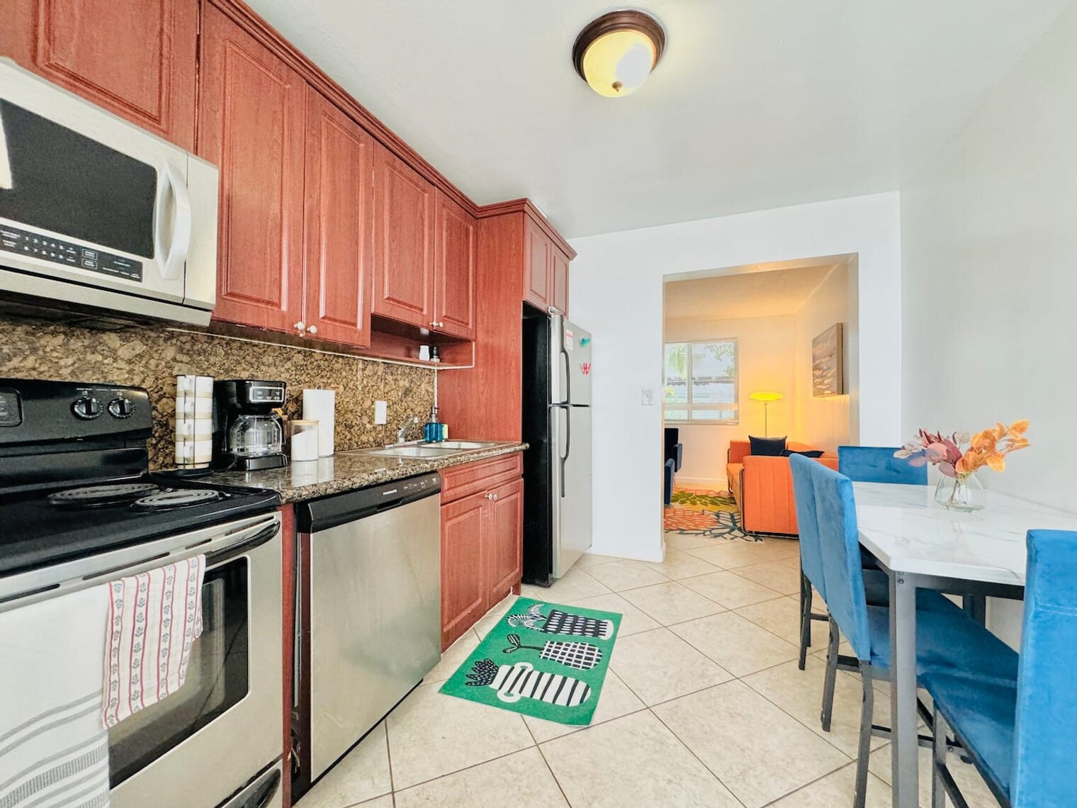 Building Photo - 828 SW 2nd St