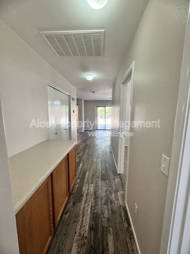 Building Photo - 9138 W Ross Ave