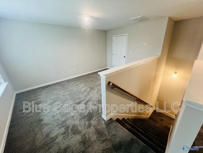 Building Photo - 16423 Demi Dr